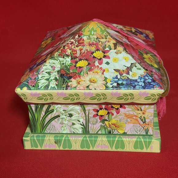 Punch Studio Lavender Soap Keepsake Floral Gift Box - Picture 3 of 13